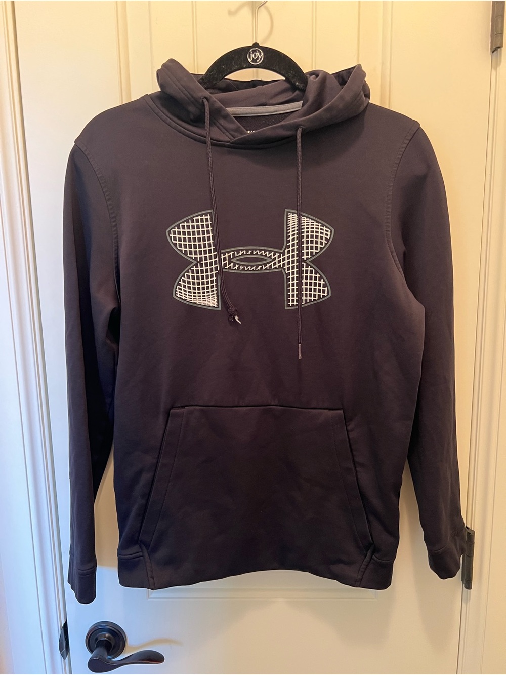 Under Armour Men’s Black Hoodie with Large Mesh Logo. Size S